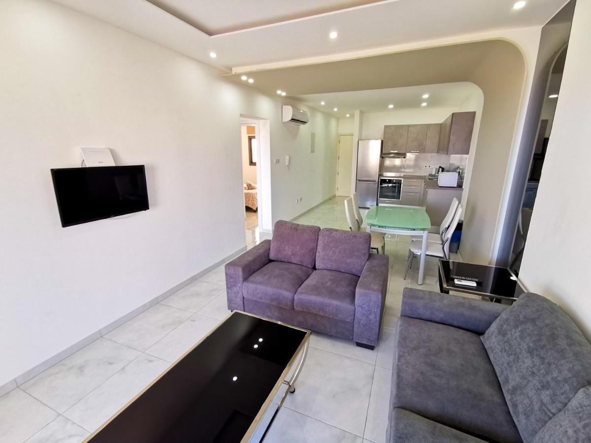 Sunny Daze Seaview Apartment Larnaca Exterior photo